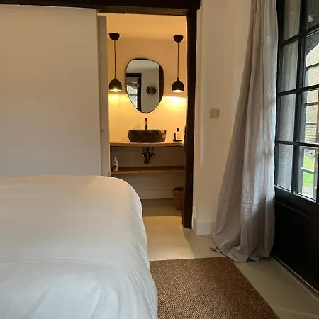 Holiday home Fireplace And Modern Amenities *