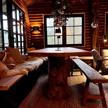 Fireplace And Modern Amenities Holiday home *