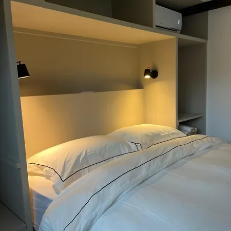 Fireplace And Modern Amenities Holiday home
