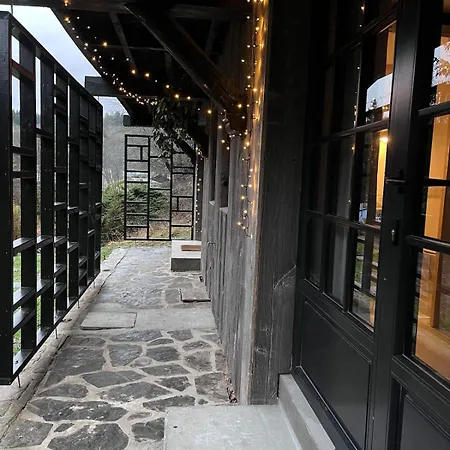 Fireplace And Modern Amenities *